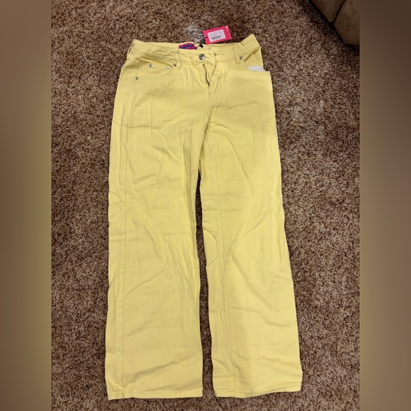 Edikted Denim - Yellow edikted pants with tags